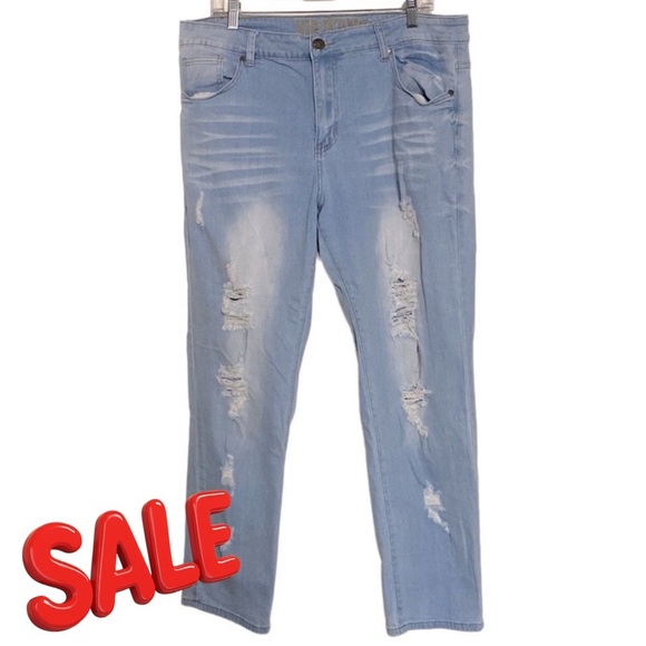 VIP JEANS Light Wash Distressed Plus Size - Picture 1 of 11